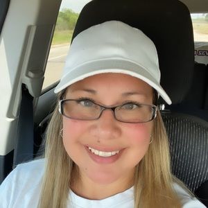 Meet your Posher, Adrianna